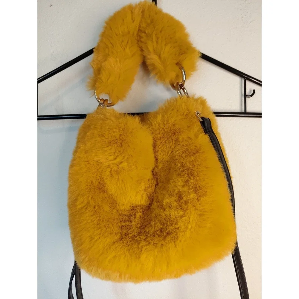 Women Faux Fur Shoulder Messenger Bag Handbag Furry Fluffy Cute Gold Casual NWOT